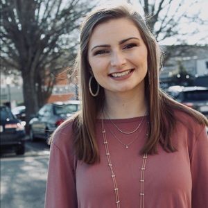 Meet your Posher, Elizabeth